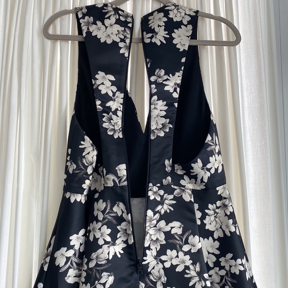 COPY - Alice + Olivia - beautiful black dress with white floral pattern - size … - Picture 5 of 7